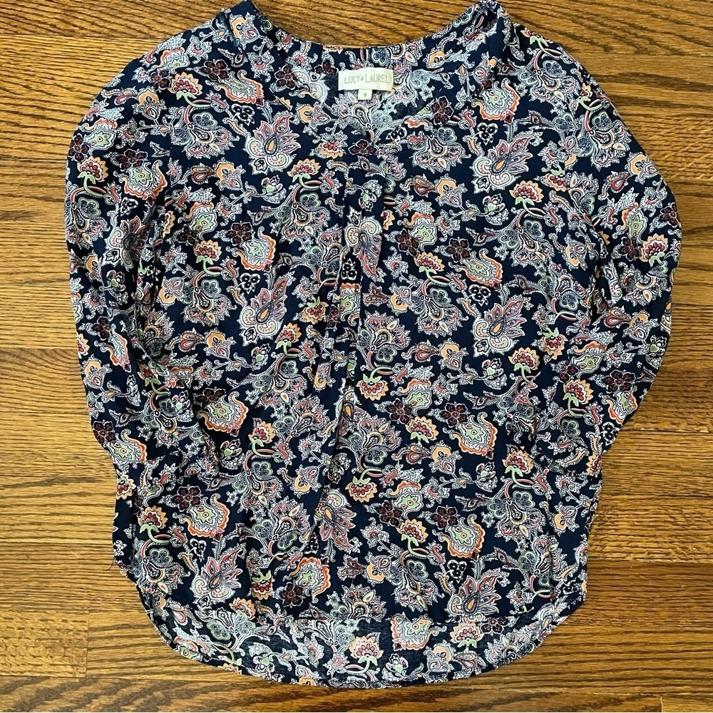 **4/$12**  Lucy & Laurel Ladies Floral Blouse Size Small